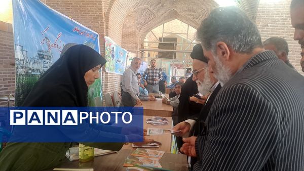 میز خدمت ادارات نیشابور پیش از نماز جمعه 