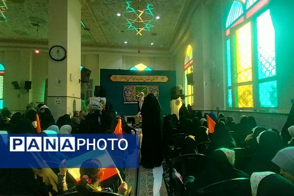 مراسم تقدیر از حافظان قرآن دبستان شهید مجید مجیدی به مناسبت ولادت حضرت زینب (س) در ناحیه دو شهرری
