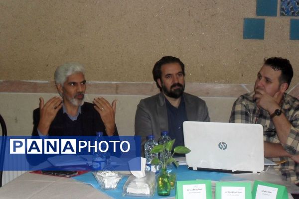 نشست تخصصی کارشناسان فنی و حرفه ای و کاردانش استان تهران در اسلامشهر