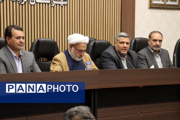 نشست هم‌اندیشی فرهنگیان تربت‌حیدریه با محوریت نهضت مدرسه‌سازی