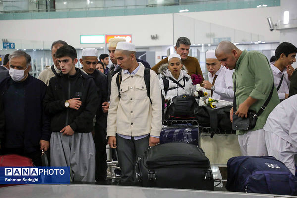 مراسم استقبال بازگشت اولین کاروان عمره گذار دانش آموزان پسر
