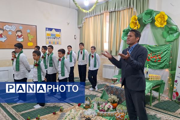 آرزوی فرج و سلامتی صاحب الزمان (عج) با دست‌های کوچک دانش‌آموزان شیرازی