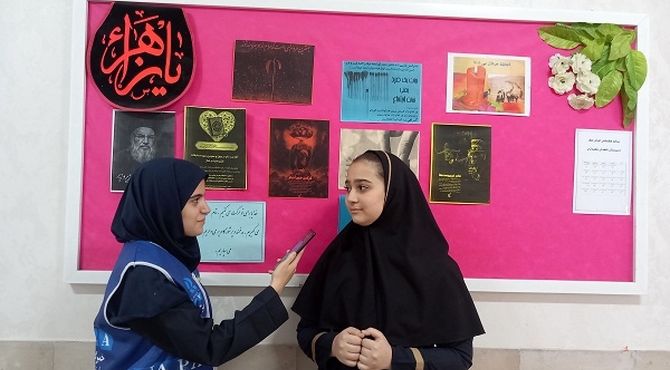 معلم بهترین مسیر و سبک زندگی را به دانش‌آموز نشان می‌دهد