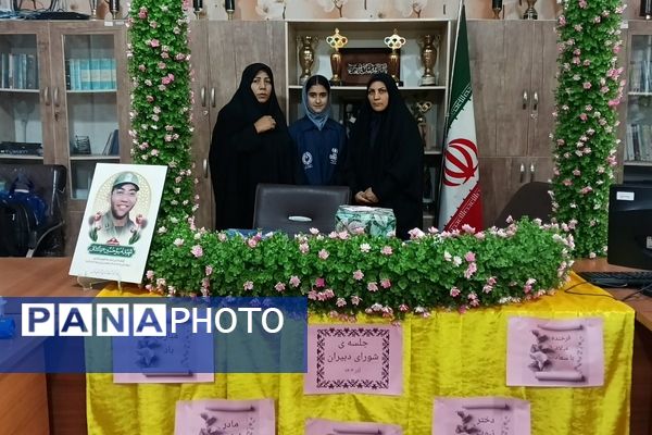 حضور مادر شهید امیرحسین گشانی و قدردانی از معلمان