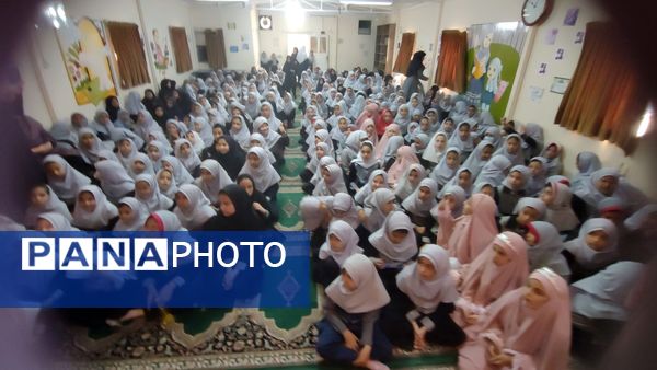 جشن دهه کرامت در دبستان شاهد حاج تقی آقا بزرگ مشهد