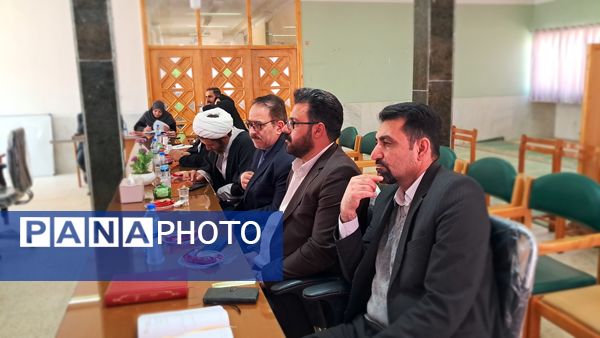 آموزش‌ و پرورش محور توسعه؛ بررسی اولویت‌ها در نشست شورای فارسان