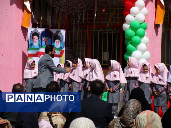 برگزاری جشن شکوفه‌ها در دبستان شاهد شهید سلطانی ناحیه یک کرج