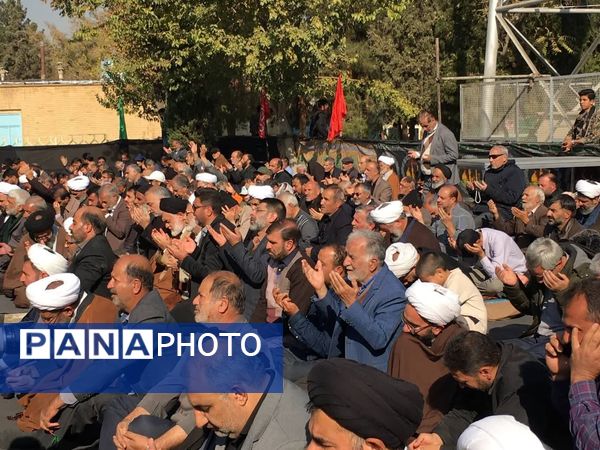 اقامه نماز باران در گلستان شهدا اصفهان به امامت  حضرت آیت‌ الله مهدوی