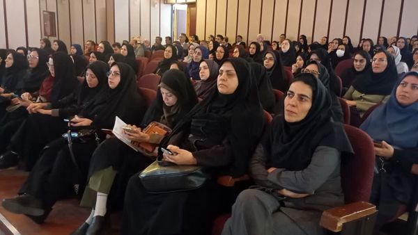 نشست هم‌اندیشی معاونین و مربیان پرورشی و مشاوران مدارس شیراز