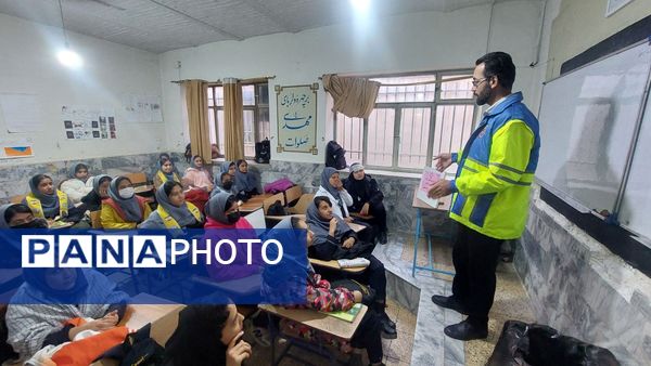 بیست و هفتمین مانور زلزله در دبیرستان دخترانه دانشور 2 