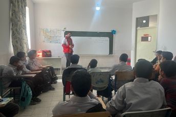 دوره آموزش کمک‌های اولیه به مناسبت هفته پدافند غیرعامل در شهرستان خاتم 