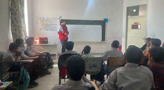 دوره آموزش کمک‌های اولیه به مناسبت هفته پدافند غیرعامل در شهرستان خاتم 