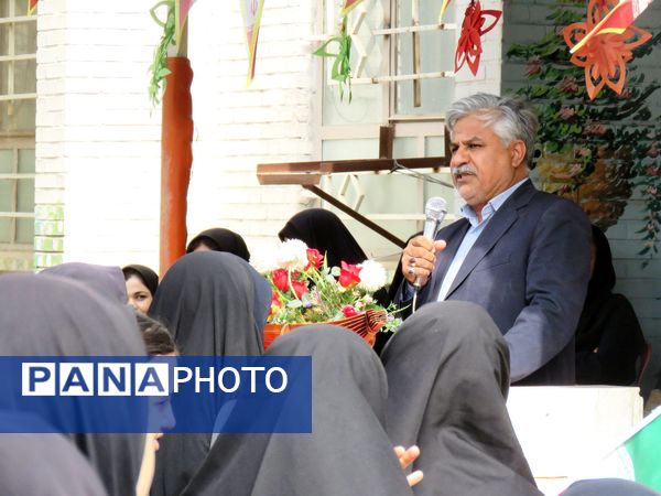 نواخته شدن زنگ مهر در مدارس شهرستان خلیل‌آباد 
