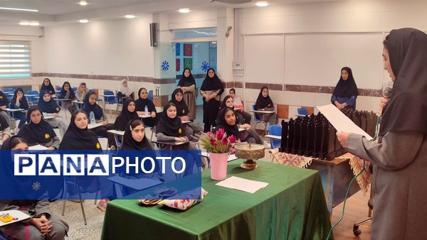 آیین تجلیل از ورودی‌های جدید دبیرستان فرزانگان قائمشهر