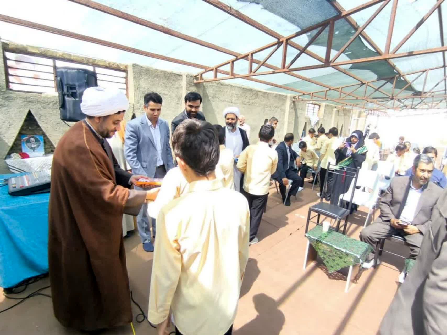 تقدیر از گروه سرود دبستان شهید پسندیده فدافن 