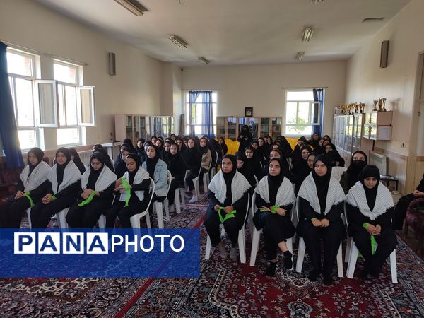 طنین قرآن و یاد شهدای مقاومت در مدارس مرند