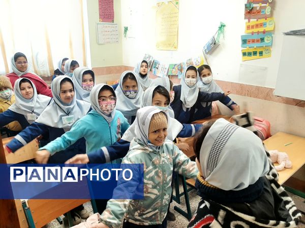 مراسم صبحگاه  دبستان زنده یاد امینی پور 