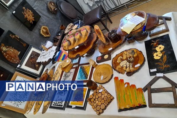 جشن توانمندی زنان  در نمایشگاه بانوان دانشگاه آزاد ملارد