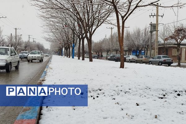 لردگان میزبان اولین برف زمستانی 