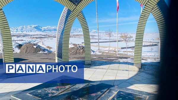 غبار روبی گلزار شهدای گمنام شهرستان باخرز 