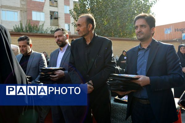 بدرقه دانش‌آموزان بهارستانی به راهیان‌نور