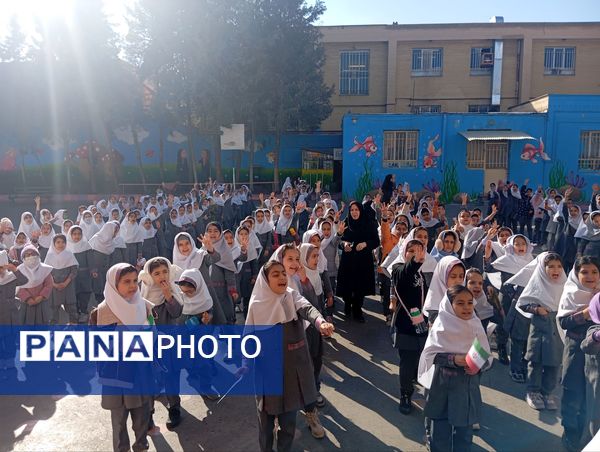 گرامیداشت حماسه ۹ دی ماه در دبستان دخترانه نرجس یک 