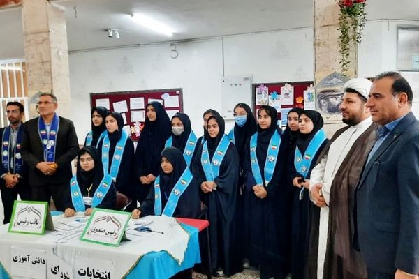 دانش‌آموزان اهوازی پای صندوق رأی؛ تمرینی برای مسئولیت‌پذیری و مردم‌سالاری