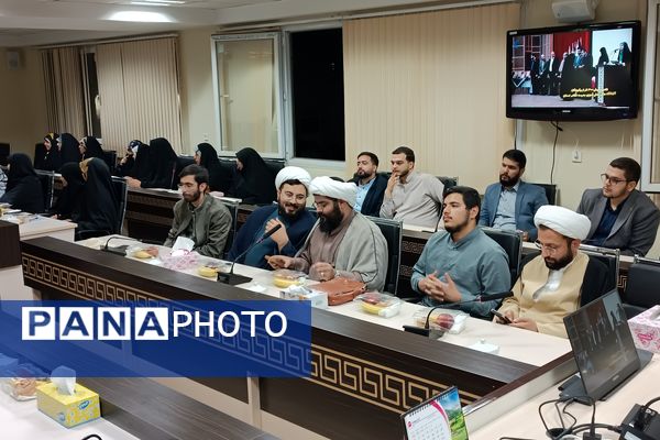 نشست رئیس انجمن اسلامی کل کشور با مسئولان انجمن‌های اسلامی استان کرمانشاه 