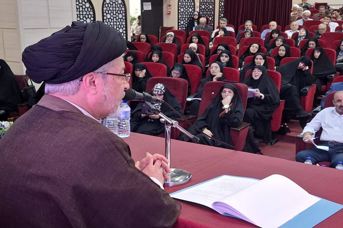 تاکید امام(ره) به استعمار زدایی از نهادهای اجتماعی