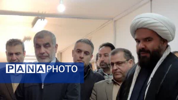 بازدید نائب رئیس مجلس شورای اسلامی از نمایشگاه تولیدات و محصولات صنعتی و صنایع دستی شهرستان کاشمر