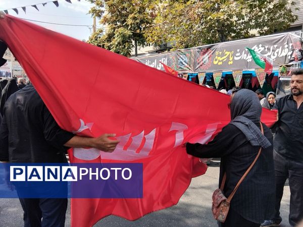 پیاده‌روی جاماندگان اربعین حسینی از مصلی تا میدان شهدای کرج