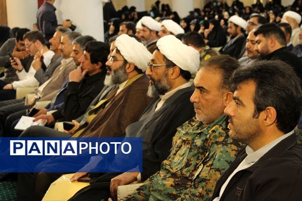 شانزدهمین پاسداشت ادبیات جهاد و مقاومت همراه با انتشار تقریظ رهبری بر کتاب «پاییز آمد»