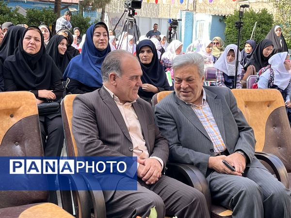 آیین نواختن زنگ مهر در آموزشگاه استثنایی ایثار ناحیه دو مشهد 