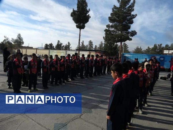 قاب پانا خاتم از شادی و نشاط دانش‌آموزان 