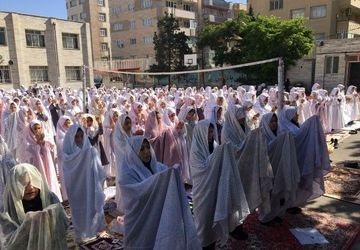 نماز شکرانه‌ پایان سال تحصیلی دانش‌آموزان دبستان صائب تبریز