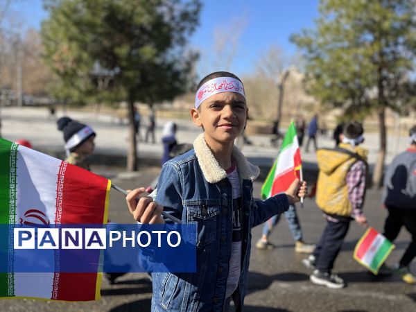 حضور دهه نودی‌ها در راهپیمایی 22 بهمن 
