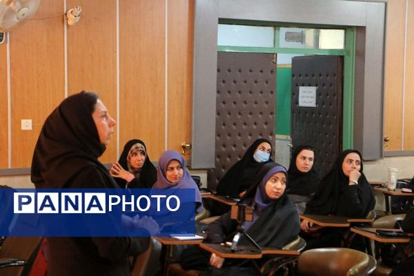  کارگاه توانمندسازی طرح توانا ویژه آموزگاران پایه اول تا ششم مقطع ابتدایی ناحیه یک شهرری 