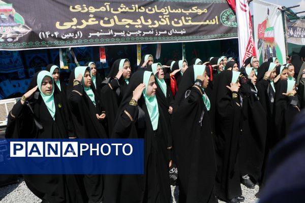 بازدید مشاور وزیر از موکب‌های سازمان دانش‌آموزی آذربایجان غربی