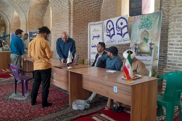 میز خدمت آموزش و پرورش نیشابور در نماز جمعه 