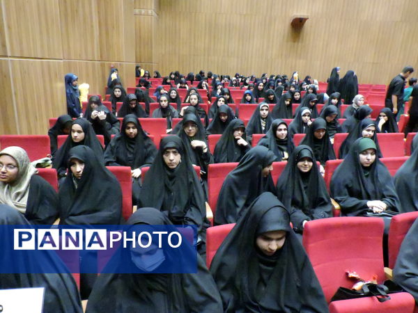 دیدار حجت‌الاسلام قمی با جمعی از دانش‌آموزان و نوجوانان استان یزد