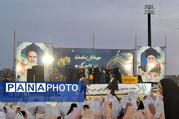 مهمانان ماه خدا اجتماع بزرگ دانش‌آموزان بوشهری 