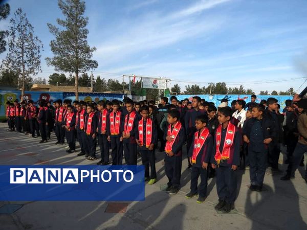 قاب پانا خاتم از شادی و نشاط دانش‌آموزان 
