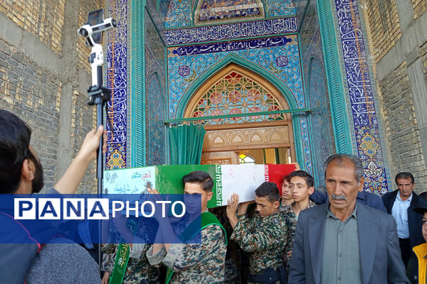 وداع مردم شهر بهمن با شهید گمنام