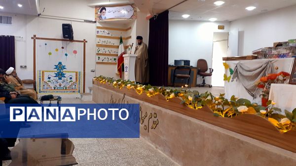 تجلیل از برگزیدگان مسابقات قرآن و عترت بسیج در خلیل آباد