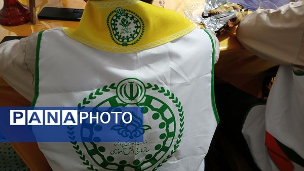 جلسه مربیان منتخب جهت آموزش توانمند سازی مربیان و دانش آموزان پیشتاز محمود‌آباد
