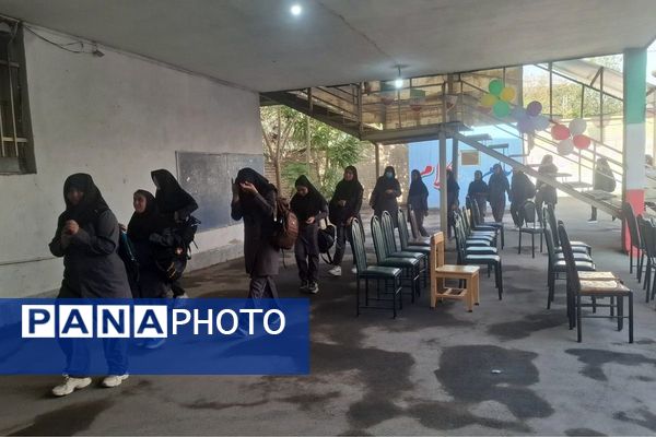 برگزاری جشن شروع سال تحصیلی و زنگ مهر در دبیرستان حدیث کساء خاورشهر ناحیه یک شهرری