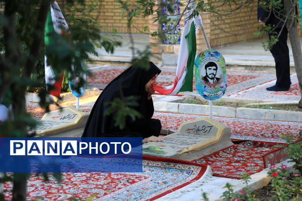 حال و هوای دختران هنرستانی قم در بازدید از یادمان‌های عملیاتی جنوب کشور