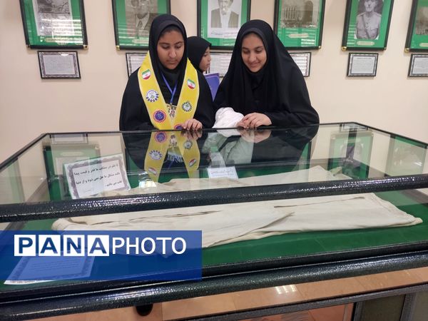 هفته کتاب خوانی در آرامگاه شهید مدرس