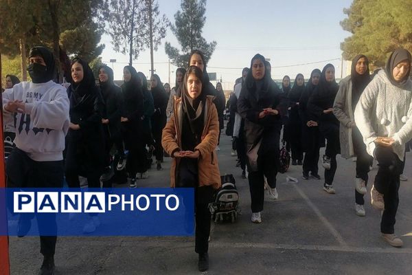 اجرای نرمش صبحگاهی در دبیرستان شهید مجید دهنوی نیشابور