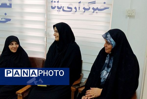 بازدید مدیر آموزش و پرورش ناحیه یک زنجان و تجلیل از فعالان خبرگزاری پانا در استان
